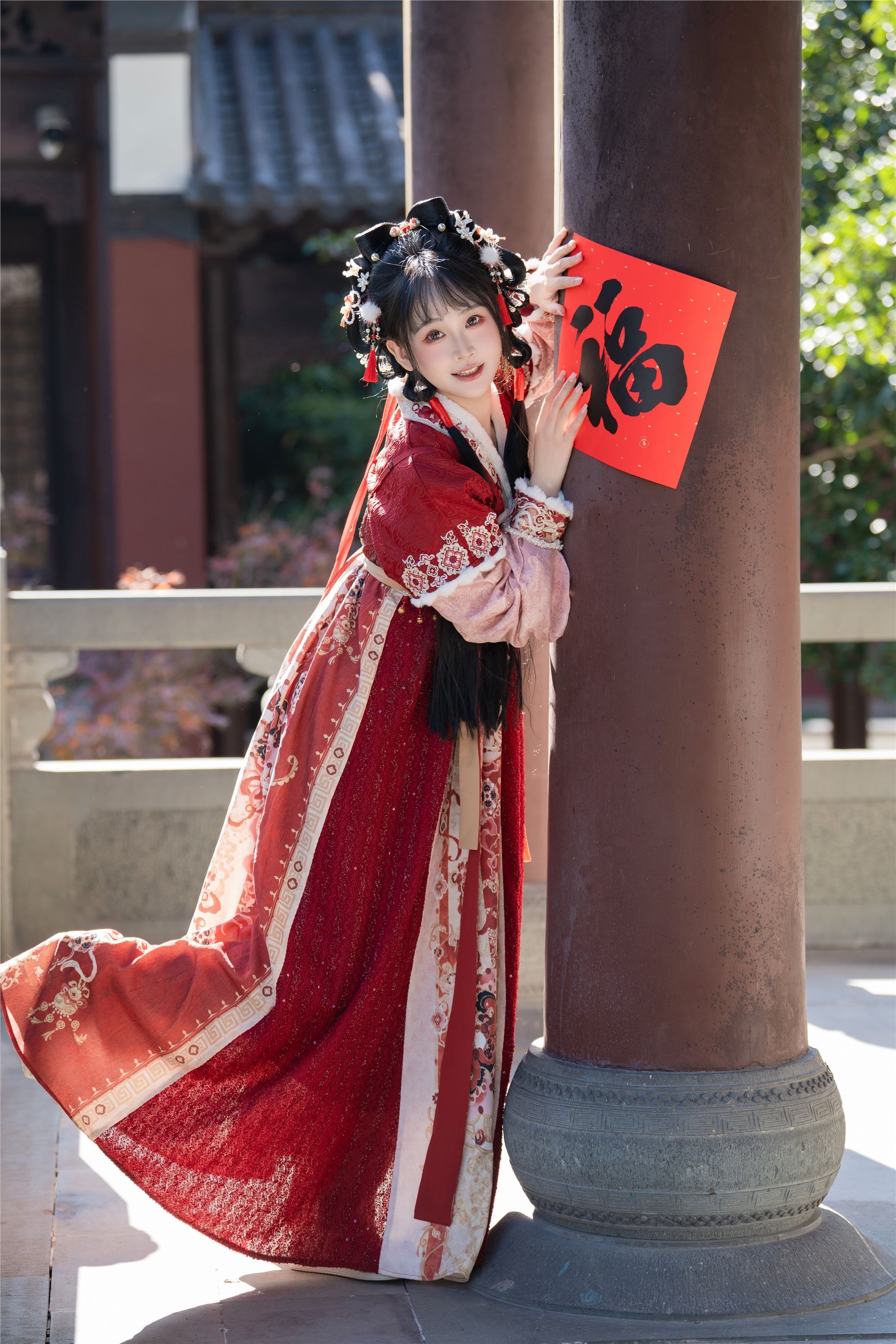 YITUYU艺图语 2025.01.31 提前过蛇年了 湫一只岁岁